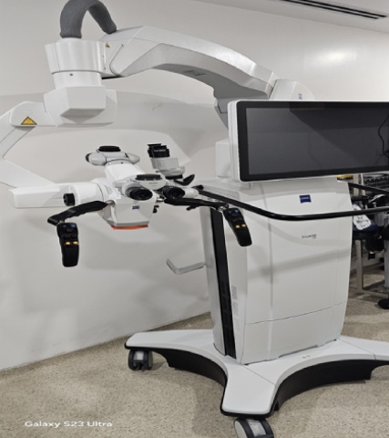 5. ZEISS Tivato 700–4K Surgical Microscope System