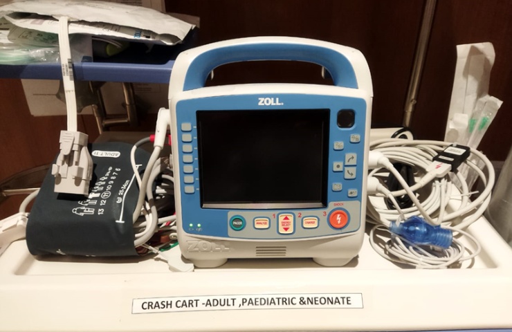 6. Zoll X-Series-Defibrillator with 7-Parameter Monitor Facility